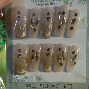 Elegant Gold and Cream Press-On Nails